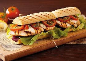 طريقة عمل ساندويش الدجاج بالخضار والجبن