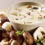 طريقة عمل شوربة المشروم على طريقة المطاعم