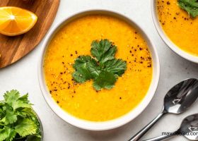 طريقة عمل شوربة عدس جوز الهند بالجزر والكرفس