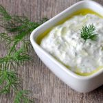 طريقة عمل لبنة بالثوم والاعشاب