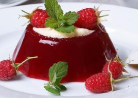 طريقة عمل الجلي بالفواكة الطازجة