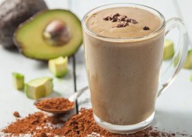 طريقة عمل شوكولاته افوكادو الموز سموثى