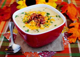 طريقة عمل شوربة القرنبيط  المشوية باللوز والكريمة