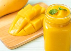 طريقة عمل سموثي مانجو باينيل بالزنجر