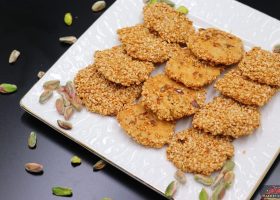 طريقة عمل برازق السمسم والفستق الحلبي