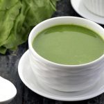 طريقة عمل شوربة السبانخ الطازجة الصحية