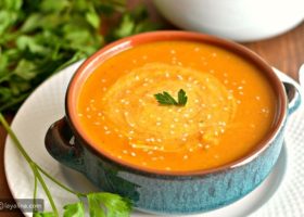 طريقة عمل شوربة البطاطا الحلوة بعطر البرتقال وزيت الزعفران