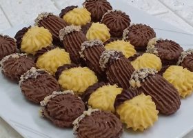 طريقة عمل البيتي فور المنزلي بالفانيليا والكاكاو