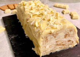 طريقة عمل كيك الشوكولاتة البيضاء الكريمي