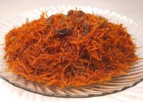 طريقة عمل الشعرية الذهبية بالكركم والزبيب الاسود