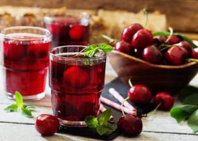 طريقة عمل عصير الكرز باللوز