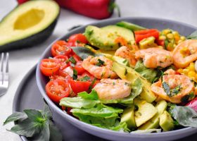طريقة عمل سلطة الأفوكادو مع الروبيان للرجيم
