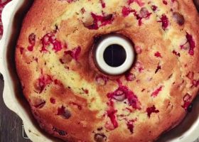 طريقة عمل كيك الكرانبيري بعصير البرتقال