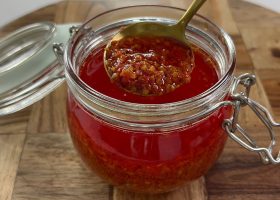 طريقة عمل صلصة الثوم والفلفل الحلو المدخنة