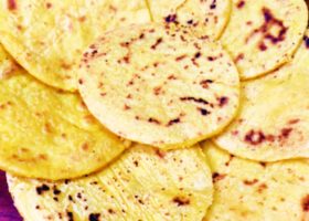 طريقة عمل خبز الذرة للرجيم