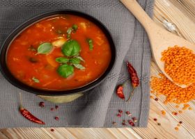 طريقة عمل شوربة العدس بالجزر و البطاطس للرجيم