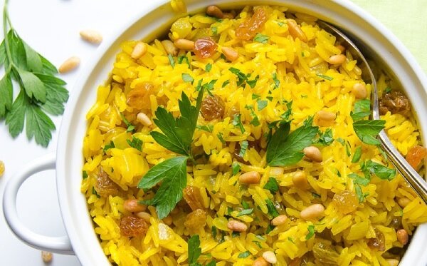 طريقة عمل أرز بسمتي بالكركم والقرفة