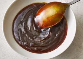 طريقة عمل صلصة العسل والثوم الحارة