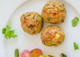 طريقة عمل كرات الدجاج على الطريقة التايلاندية للرجيم