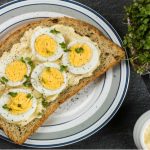 طريقة عمل بيض برشت للفطور