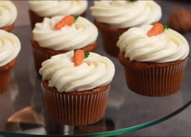 طريقة عمل كب كيك الجزر مع كريمة الجبنة الكريمية