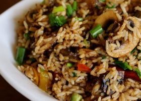 طريقة عمل أرز بالمشروم للنباتيين