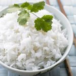 طريقة عمل أرز بالياسمين المجفف وجوز الهند المحمص