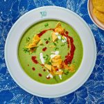 طريقة عمل شوربة الافوكادو المشوي بالكريمة والكمون المحمص
