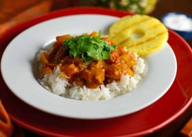 طريقة عمل أرز بالكاري والأناناس المحمص