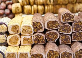 طريقة عمل حلقوم تركية بالمكسرات