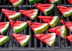 طريقة عمل تارت البطيخ بالجبنة الفيتا والنعناع