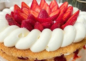 طريقة عمل كنافة بالشوكولاته البيضاء والفراولة الطازجة