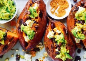 طريقة عمل بطاطا حلوة محشية بالكريمة الحامضة والزعفران