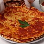 طريقة عمل خبز الحمص بصوص الطماطم المشوي