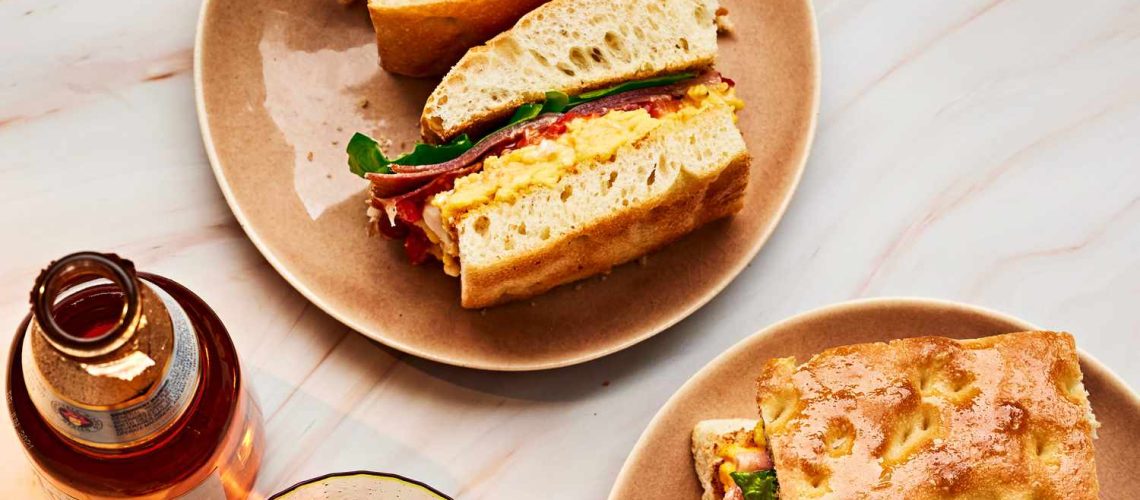 طريقة عمل خبز الفوكاشيا الإيطالي للساندويشات السريعة