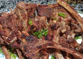 طريقة عمل ريش اللحم والثوم ودبس الرمان