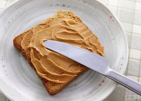 طريقة عمل ساندويش توست زبدة الفول السوداني لسحور رمضان