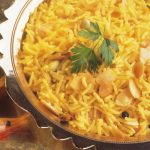 طريقة عمل ارز بالزعفران والتوت المجفف مع شرائح اللوز المحمص