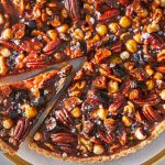 طريقة عمل تارت العسل الأسود بالمكسرات والزعتر البرى