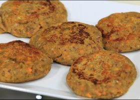 طريقة عمل برجر العدس الاحمر بحشوة البطيخ المخلل