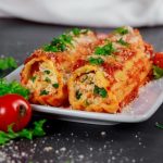 طريقة عمل الكانيلوني الإيطالي بالجبن والدجاج
