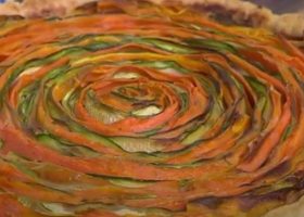 طريقة عمل تارت الكوسا والريحان بجبنة الريكوتا والعسل