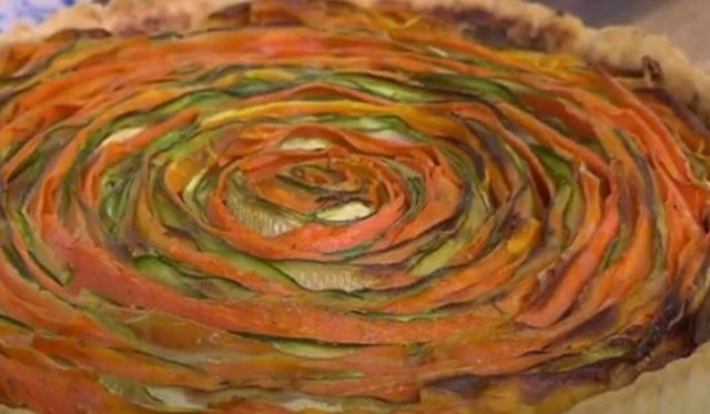 طريقة عمل تارت الكوسا والريحان بجبنة الريكوتا والعسل