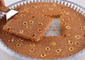 طريقة عمل بسبوسة بالعسل