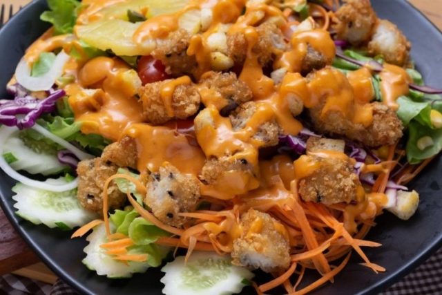 طريقة عمل سلطة دجاج البوب كورن