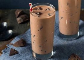 طريقة عمل مشروب الشوكولاتة بحليب جوز الهند