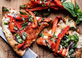 طريقة عمل بيتزا بالفلفل الحار