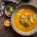 طريقة عمل شوربة كويكر باللحم
