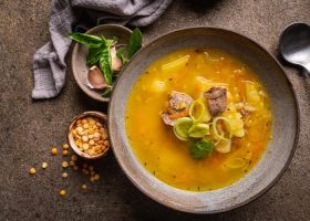 طريقة عمل شوربة كويكر باللحم