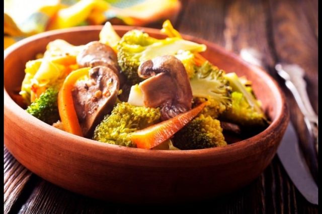 طريقة عمل إيدام البروكلي والفطر للرجيم